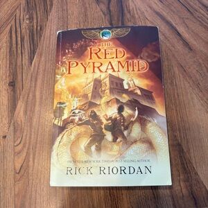 📚2/$12📚 Kid’s Novel The Red Pyramid (Kane #1) by Rick Riordan